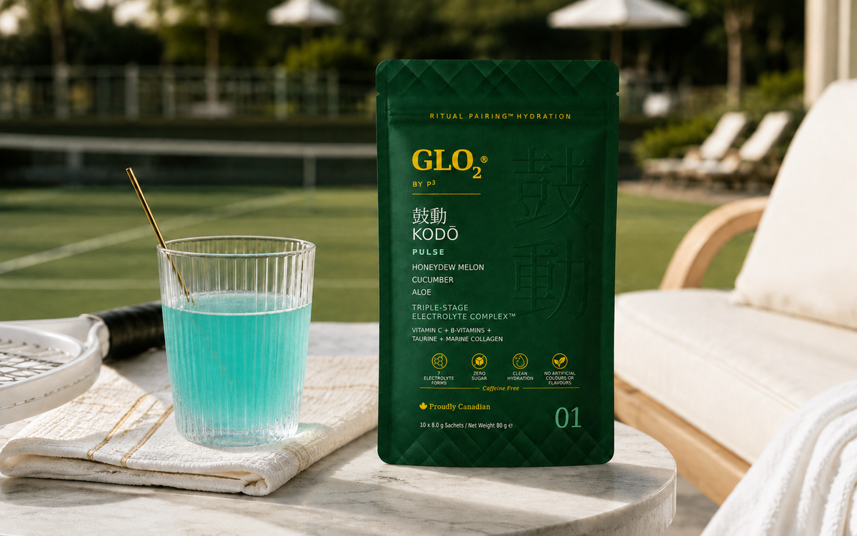 GLO₂ KODŌ Pulse lifestyle shot, tennis court wellness setting